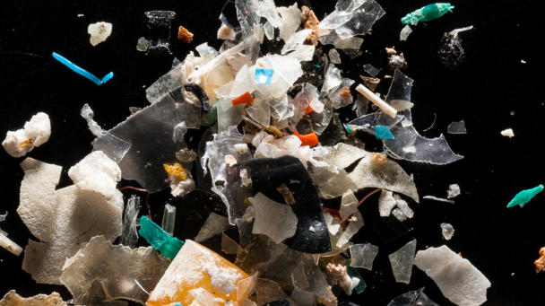 MENGENAL MIKROPLASTIK