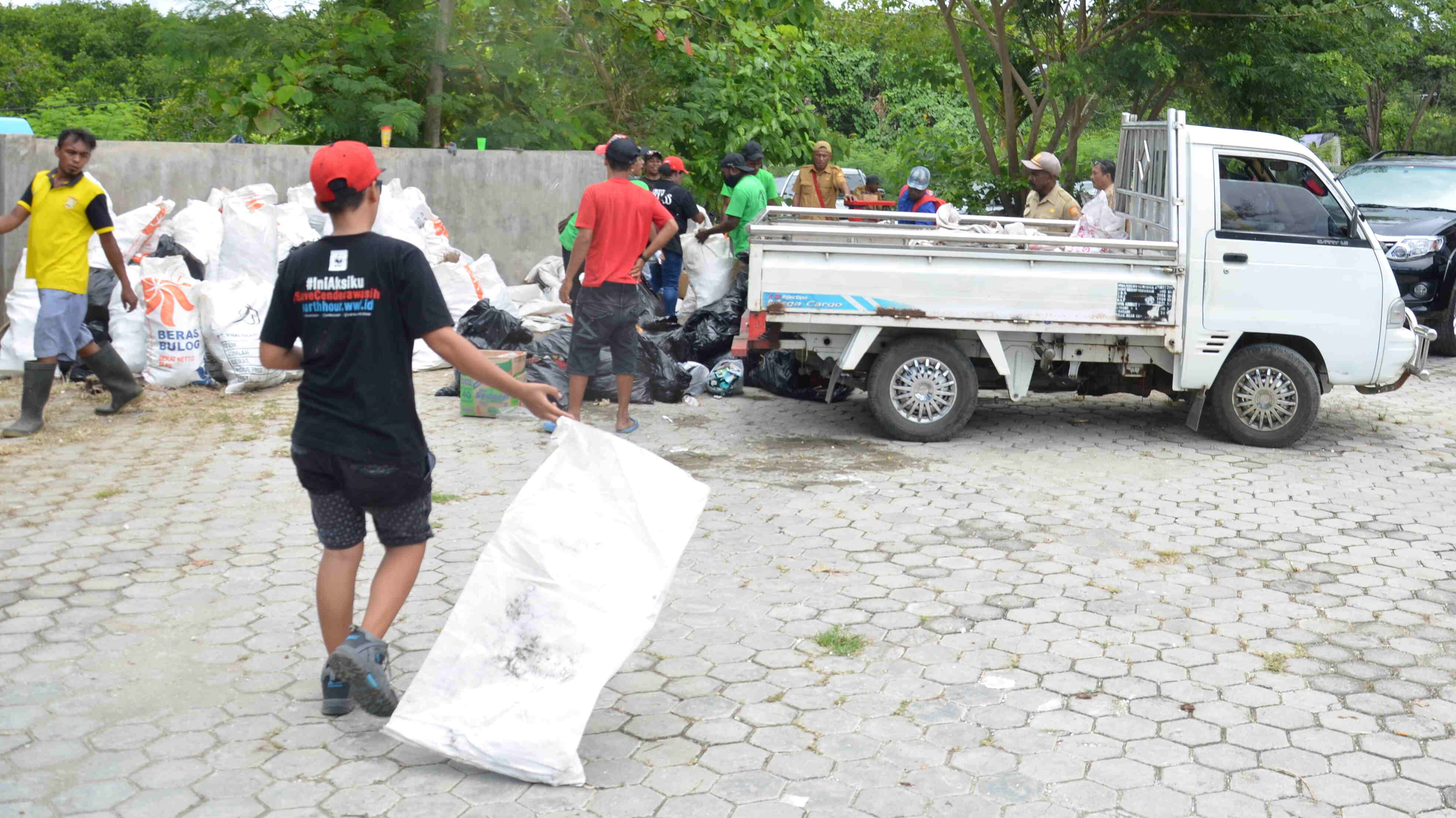 PAPUA GREBEK SAMPAH 