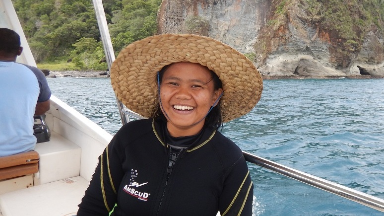 PEREMPUAN DAN LAUT