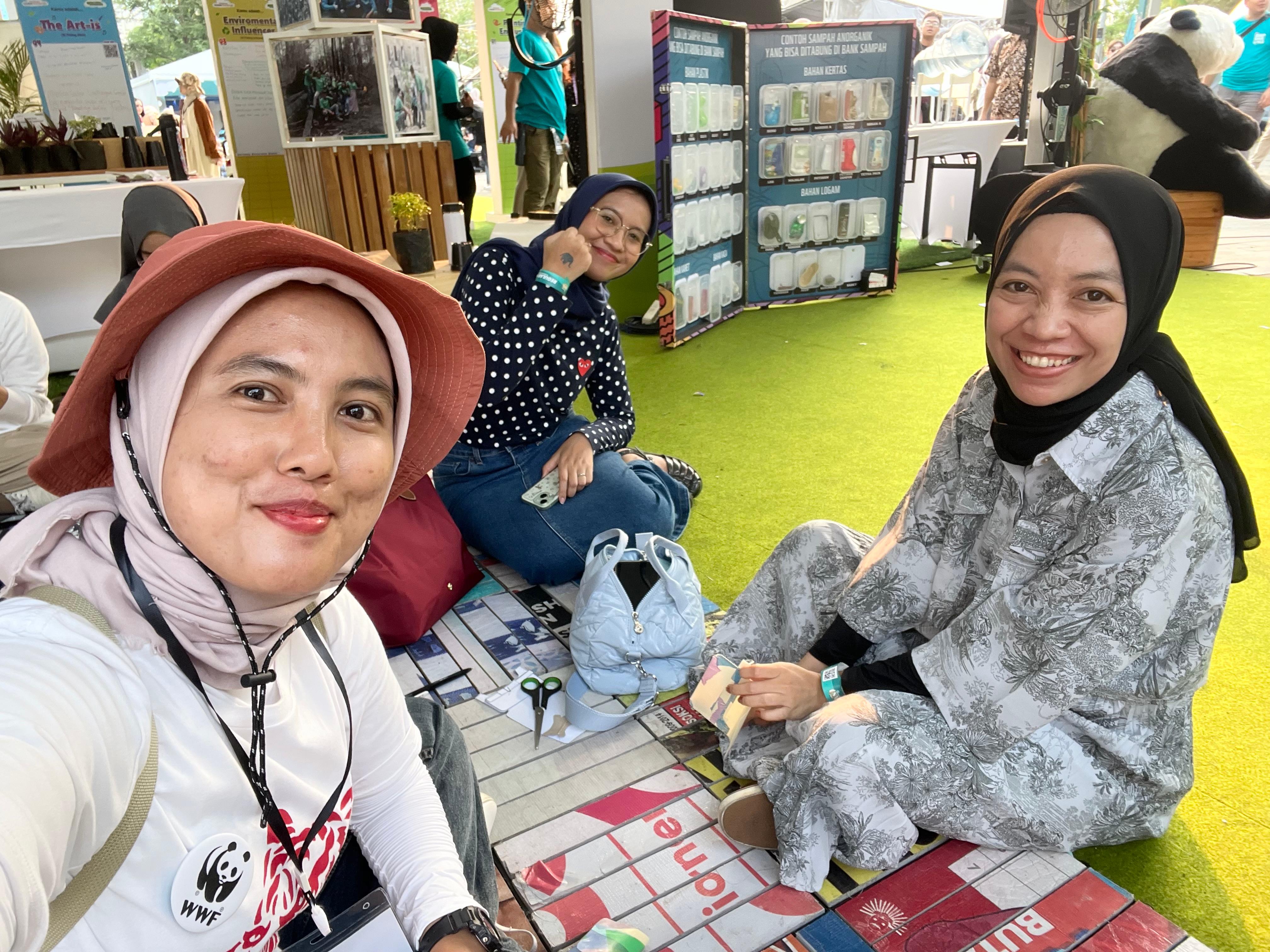 Dengan tim WWF