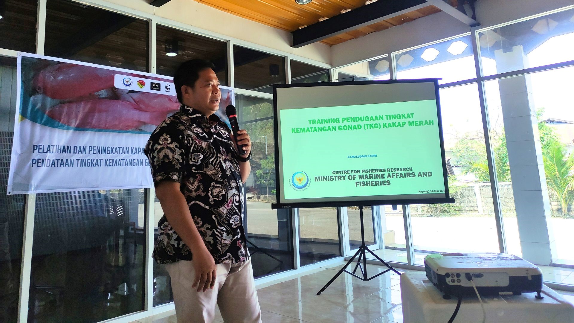 Training and capacity building on TKG data collection for PT MAS staff and Kupang fisheries partners in November 2023, featuring Kamaludin Kasim from the Ministry of Marine Affairs and Fisheries (KKP) as one of the speakers