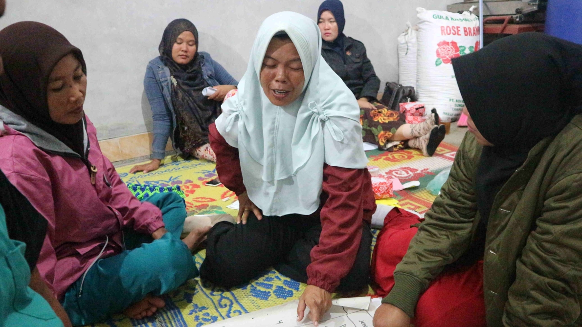 SOUTH SORONG WOMEN